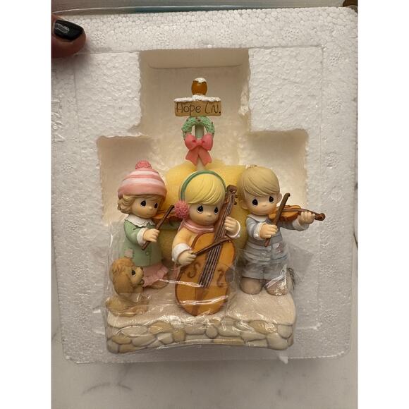 Brand New Precious Moments Hope Lane Musical Holiday COA Christmas Collection - Picture 4 of 4